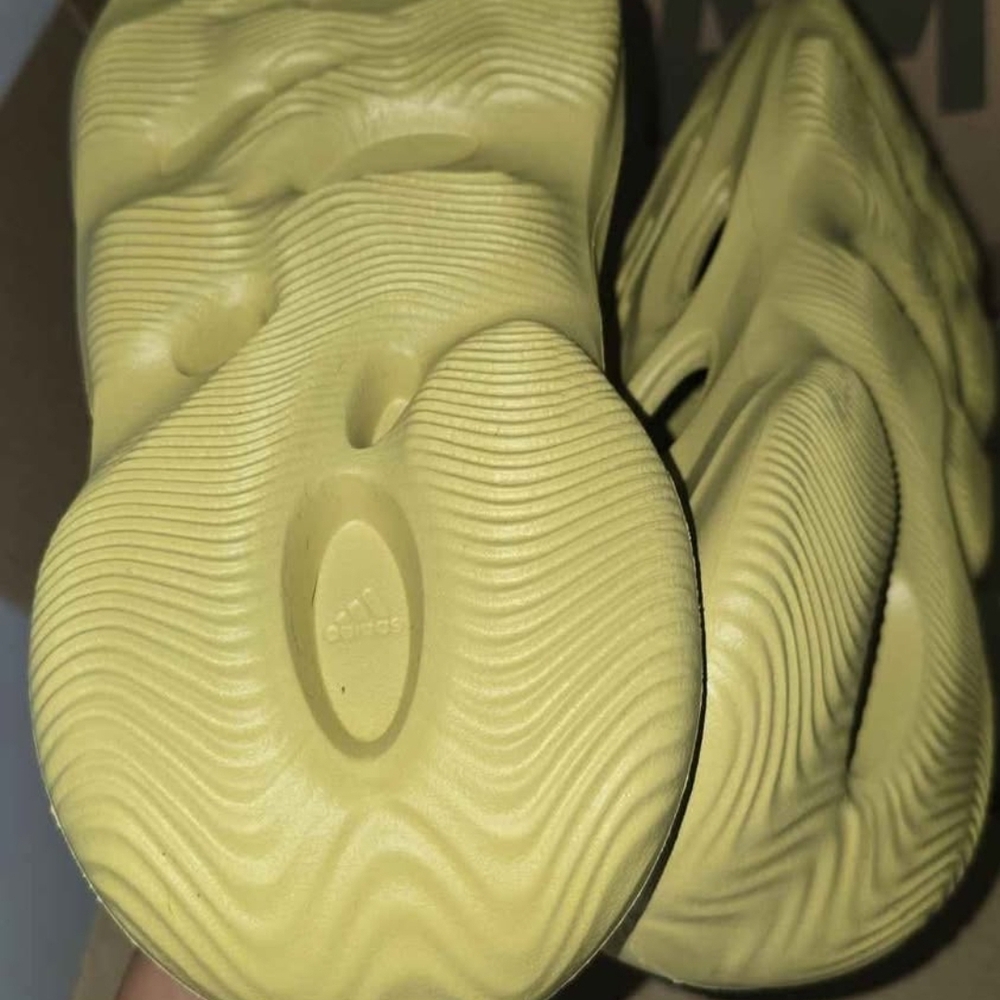 Yeezy Sulfer Foam Runner